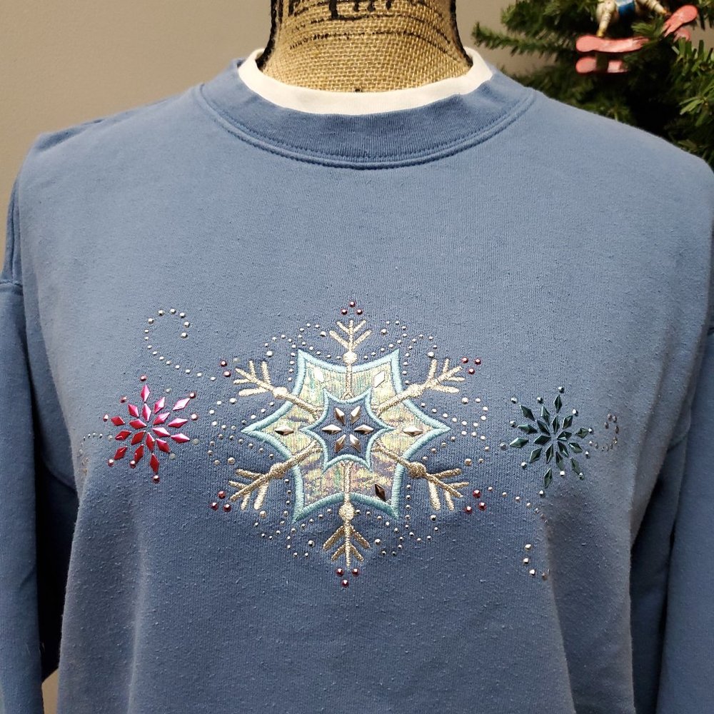 Vintage M&C Sportswear Embroidered Snowflake Winter Christmas Crew Sweatshirt